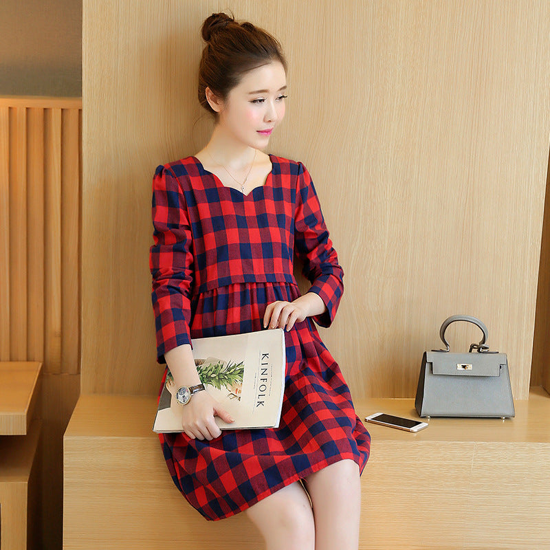 Maternity cotton plaid mid-length dress